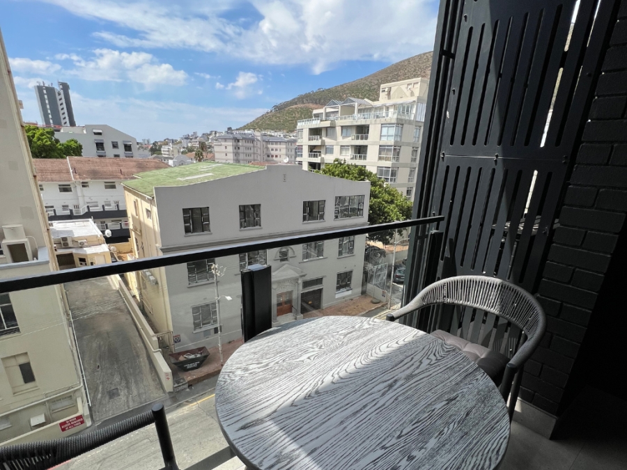 1 Bedroom Property for Sale in Sea Point Western Cape